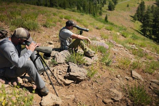 Load image into Gallery viewer, Crazy Creek King’s Camo XK7 HEX 2.0 Original Chair, lightweight camo seating for nature lovers.
