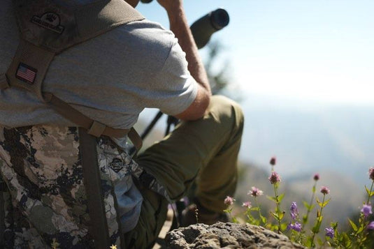 Crazy Creek King’s Camo XK7 HEX 2.0 Original Chair, durable camouflaged chair for hiking trips.